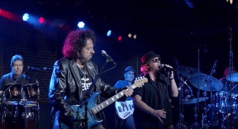 Toto To Release With A Little Help From My Friends In June Arrow Lords Of Metal