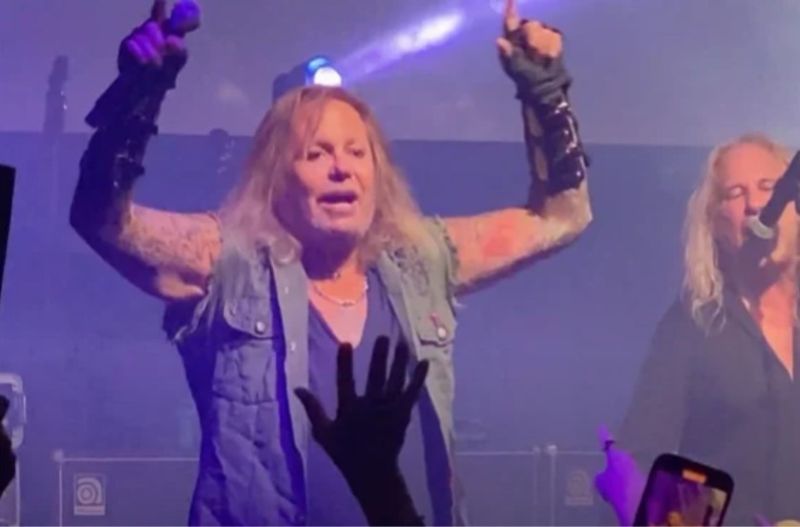 VINCE NEIL plays his first solo show of 2022 Arrow Lords of Metal