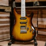 202304_news_Paul Reed Smith Guitars_PRS_Fiore_Sunflower_Lifestyle-4