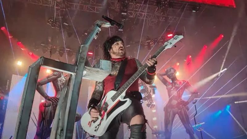 NIKKI SIXX is open to MÖTLEY CRÜE avatars – Arrow Lords of Metal