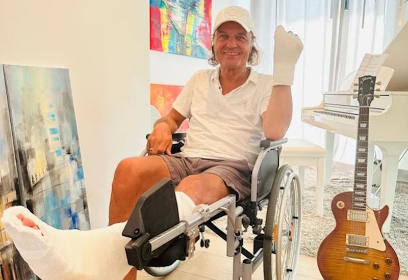 SCORPIONS guitarist MATTHIAS JABS has a broken hand and foot – Arrow Lords  of Metal