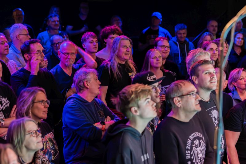 Joey Belladonna with The Clarks in de Pul, Uden- 21 december 2024 - © Martin de Groot