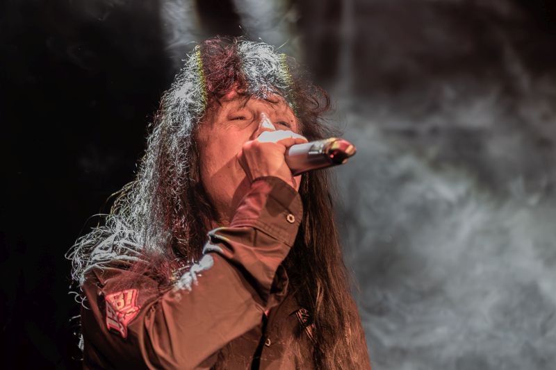 Joey Belladonna with The Clarks in de Pul, Uden- 21 december 2024 - © Martin de Groot