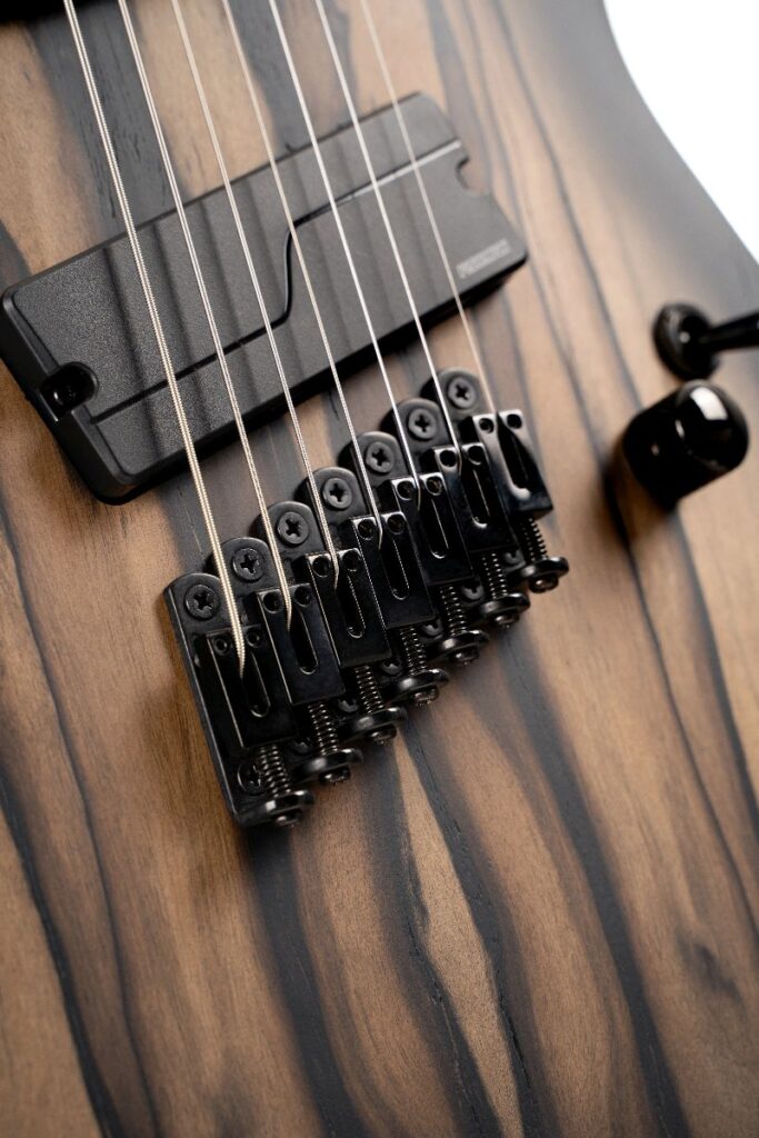 202505_news_Cort Guitars_KX50-MS PaleMoon_Details (6)