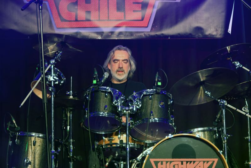 Highway Chile - © Peter Bulkmans