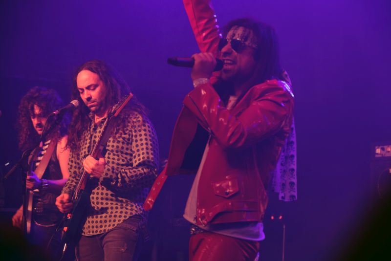 Savage Grace - © Peter Bulkmans