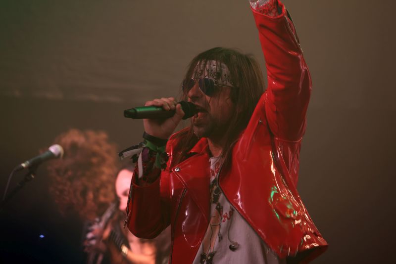 Savage Grace - © Peter Bulkmans