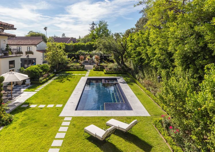 202604_News_Sharpn-Ozzy LA mansion7