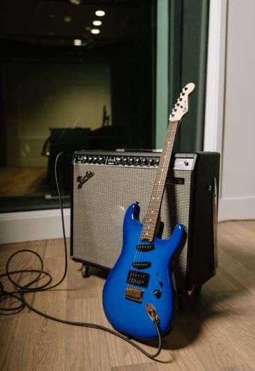 202604_news_Charvel- Jake E Lee Signature Pro-Mod San Dimas Style 1 HSS HT RW (11)