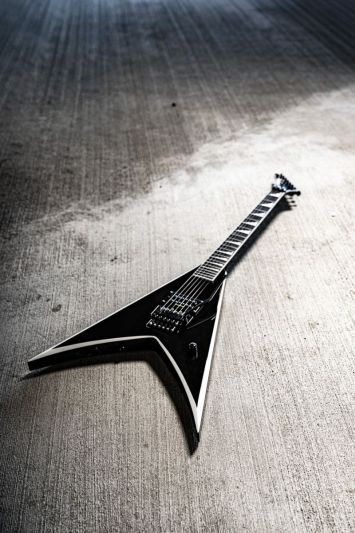202605_news_Jackson Guitars-Wes Borland (1)