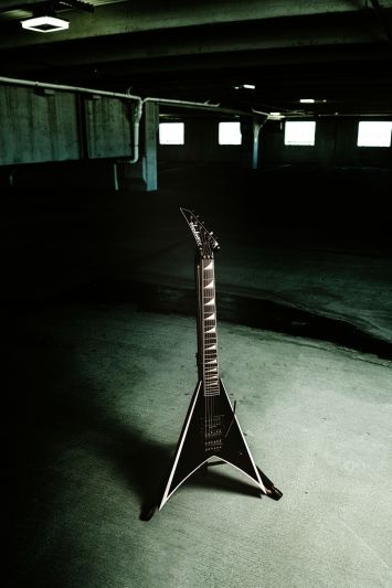 202605_news_Jackson Guitars-Wes Borland (9)