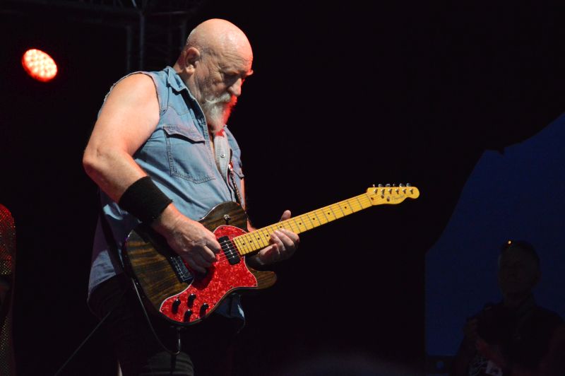 202609_band_Vardis (3)