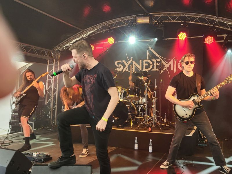Syndemic op Burning Q 2026